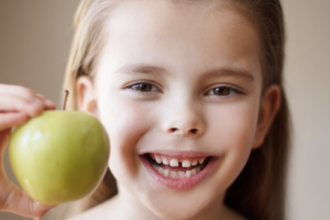 西安小白兔口腔醫(yī)院張賽娜整形價格表附種植牙案例展示