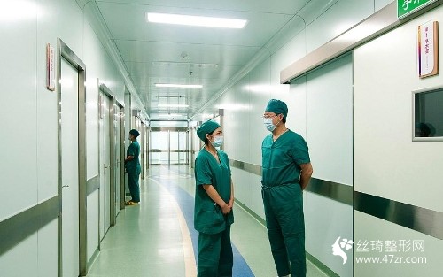 重慶碧蓮盛是公立醫(yī)院?jiǎn)?？隆鼻價(jià)格多少&醫(yī)生案例果反饋