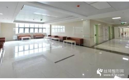 成都大華醫(yī)美怎么樣？隆鼻價(jià)格多少附醫(yī)生案例分享和果反饋