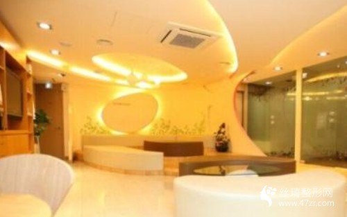 301整形科好不好正規(guī)嗎？2021年價(jià)格表硅附膠隆胸案例