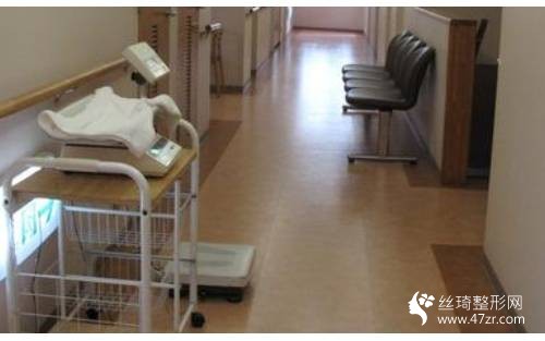 重慶鵬愛(ài)美容醫(yī)院是正規(guī)醫(yī)院?jiǎn)幔扛阶泽w脂肪隆胸真實(shí)案例