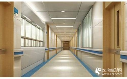 南昌附二院是三甲醫(yī)院?jiǎn)?？隆鼻案例醫(yī)生介紹及新版價(jià)格表