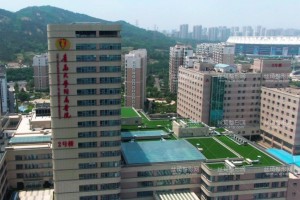 青島大學(xué)附屬醫(yī)院整形科雙眼皮怎么樣？較新2012版價(jià)格表