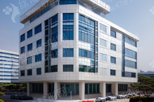 廣州做瓷貼面醫(yī)院排行榜醫(yī)院擅長(zhǎng),醫(yī)院信息~瓷貼面醫(yī)生術(shù)后案例過程點(diǎn)評(píng)